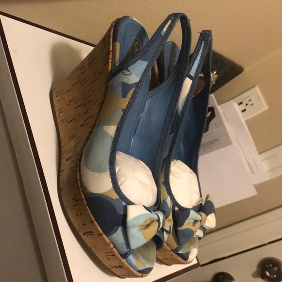 Shoes- Mild Condition Size 9 Purse/Wallet- New - Picture 3 of 8